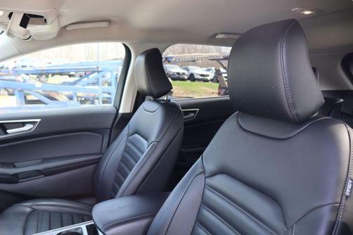 White Metallic 2024 Ford Edge SEL