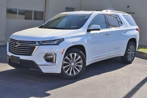 Summit White 2023 Chevrolet Traverse Premier