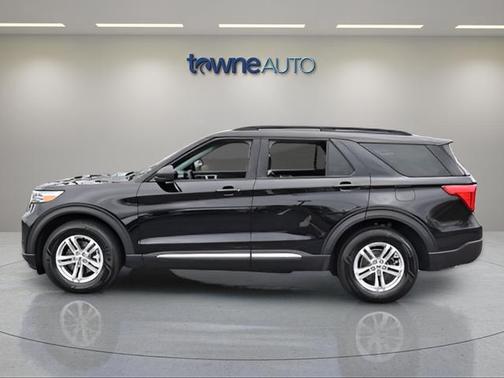 Black Metallic 2022 Ford Explorer XLT