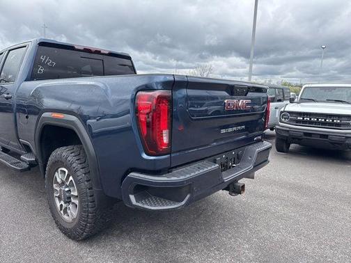 Pacific Blue Metallic 2022 GMC Sierra 2500 AT4