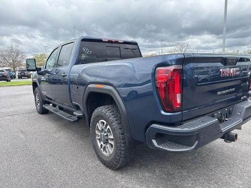 Pacific Blue Metallic 2022 GMC Sierra 2500 AT4