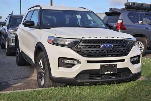 White Metallic 2023 Ford Explorer XLT