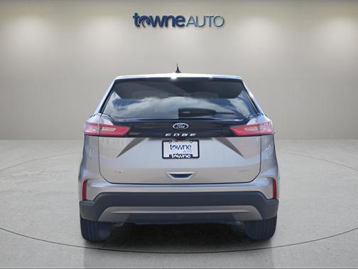 Silver Metallic 2022 Ford Edge SEL