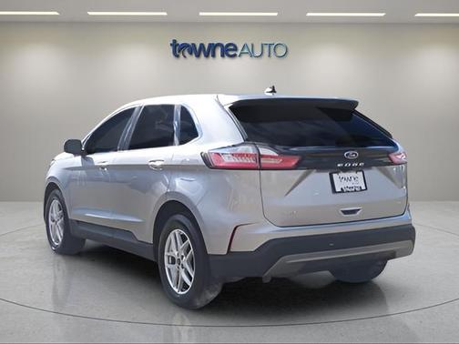 Silver Metallic 2022 Ford Edge SEL