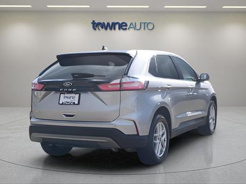 Silver Metallic 2022 Ford Edge SEL