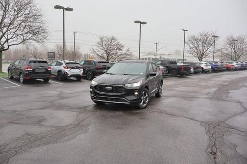 Black Metallic 2023 Ford Escape ST-Line Select