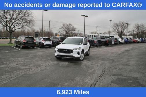 Oxford White 2023 Ford Escape Active