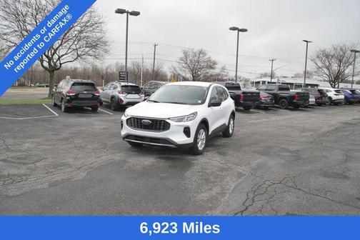 Oxford White 2023 Ford Escape Active