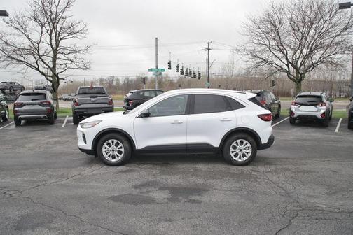 Oxford White 2023 Ford Escape Active
