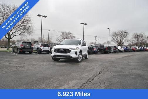 Oxford White 2023 Ford Escape Active