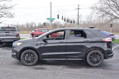 Black Metallic 2024 Ford Edge ST Line