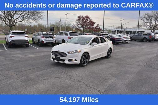 White Platinum Clearcoat Metallic 2016 Ford Fusion SE