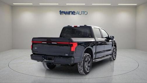 2022 Ford F-150 Lightning LARIAT