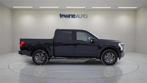 2022 Ford F-150 Lightning LARIAT