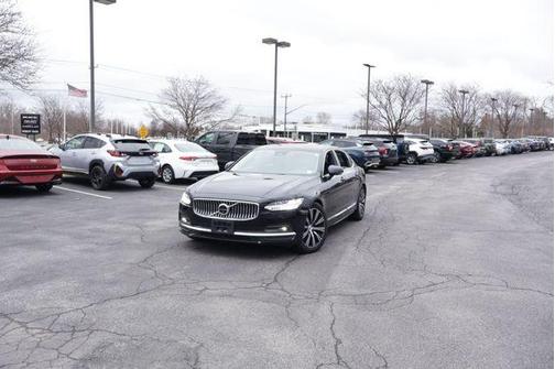 Onyx Black Metallic 2024 Volvo S90 B6 Plus