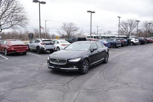 Onyx Black Metallic 2024 Volvo S90 B6 Plus