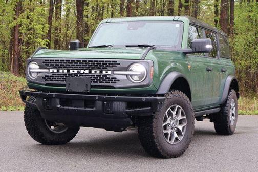 Eruption Green Metallic 2024 Ford Bronco Badlands