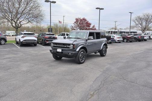 Gray Metallic 2024 Ford Bronco Outer Banks