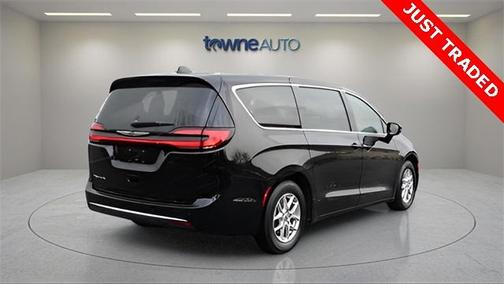 2024 Chrysler Pacifica Touring-L