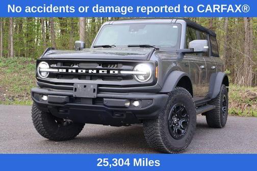 Carbonized Gray Metallic 2023 Ford Bronco Outer Banks