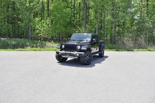 Black Clearcoat 2023 Jeep Gladiator Mojave