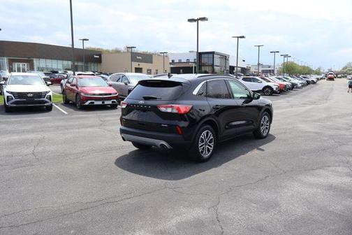 Black Metallic 2022 Ford Escape SEL