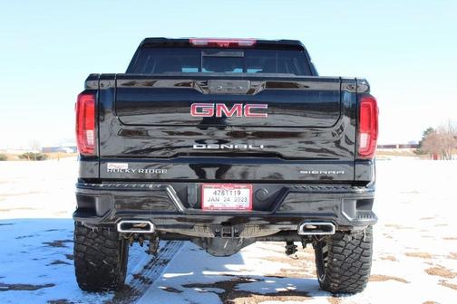 Photo 4 of 38 of 2021 GMC Sierra 1500 Denali