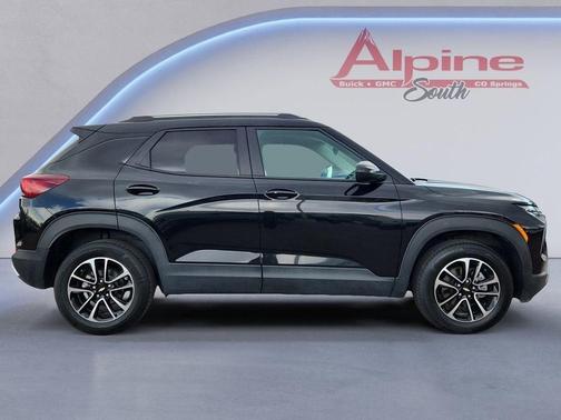 Mosaic Black Metallic 2025 Chevrolet Trailblazer LT