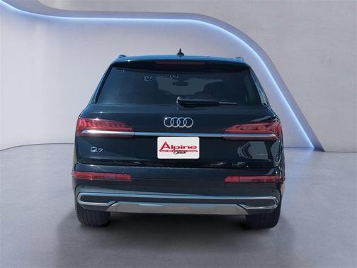 2024 Audi Q7 45 Premium Plus