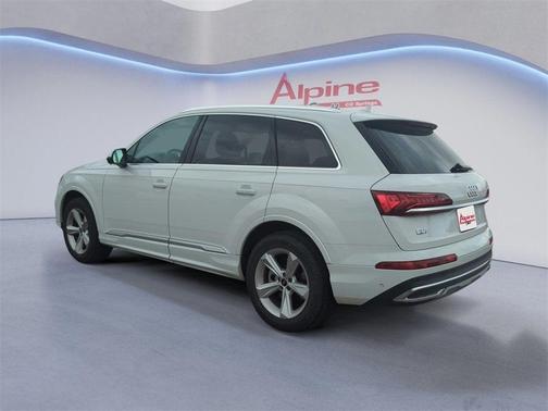 2024 Audi Q7 45 Premium Plus