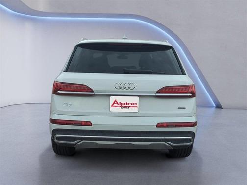 2024 Audi Q7 45 Premium Plus