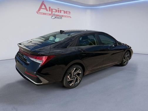 Black 2025 Hyundai ELANTRA Limited