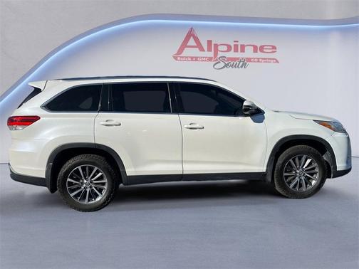 2019 Toyota Highlander SE