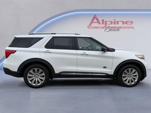 White 2022 Ford Explorer King Ranch