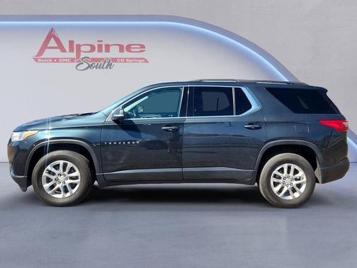 Graphite Metallic 2021 Chevrolet Traverse LT Cloth