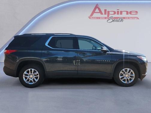 Graphite Metallic 2021 Chevrolet Traverse LT Cloth