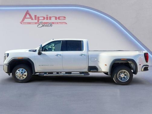 White Frost Tri-Coat 2024 GMC Sierra 3500 SLT