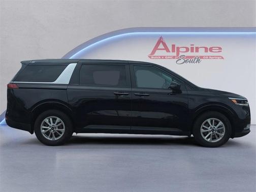 2023 Kia Carnival LX