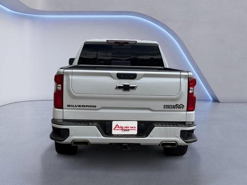 Iridescent Pearl Tricoat 2023 Chevrolet Silverado 1500 High Country