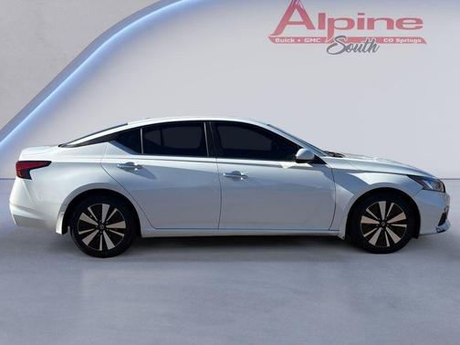 2022 Nissan Altima 2.5 SV