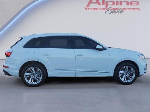 2022 Audi Q7 55 Premium Plus