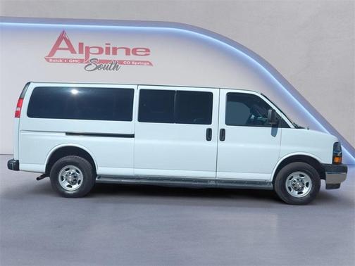 2022 Chevrolet Express 3500 LT