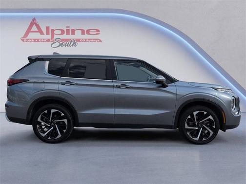 2024 Mitsubishi Outlander SE
