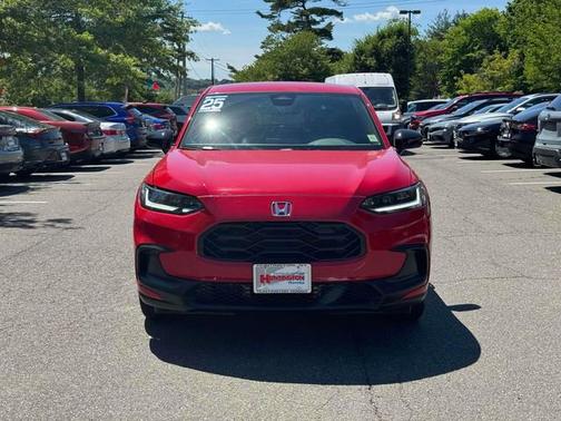 Milano Red 2025 Honda HR-V