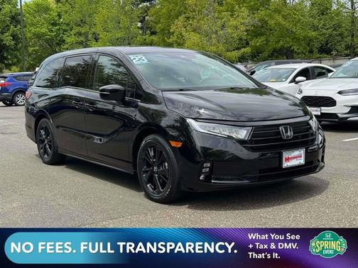 Crystal Black Pearl 2023 Honda Odyssey
