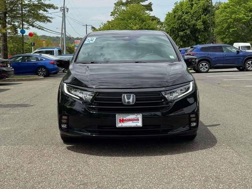 Crystal Black Pearl 2023 Honda Odyssey