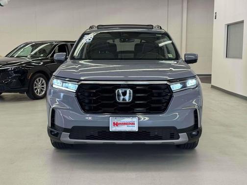 Sonic Gray Pearl 2023 Honda Pilot