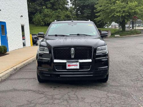 Black Metallic 2022 Lincoln Navigator Reserve