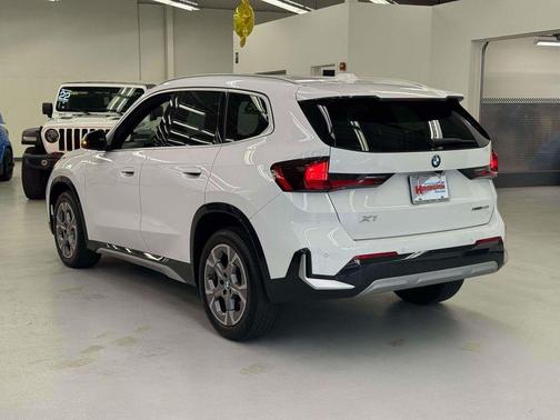 Alpine White 2023 BMW X1 xDrive28i