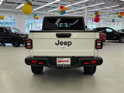 Bright White Clearcoat 2022 Jeep Gladiator Rubicon